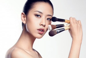 哪种化妆品容易导致激素脸?